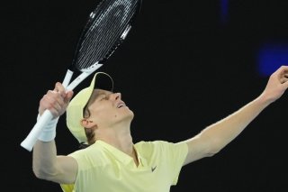 Jannik Sinner savoure son 3e titre du Grand Chelem KEYSTONE/AP/Vincent Thian